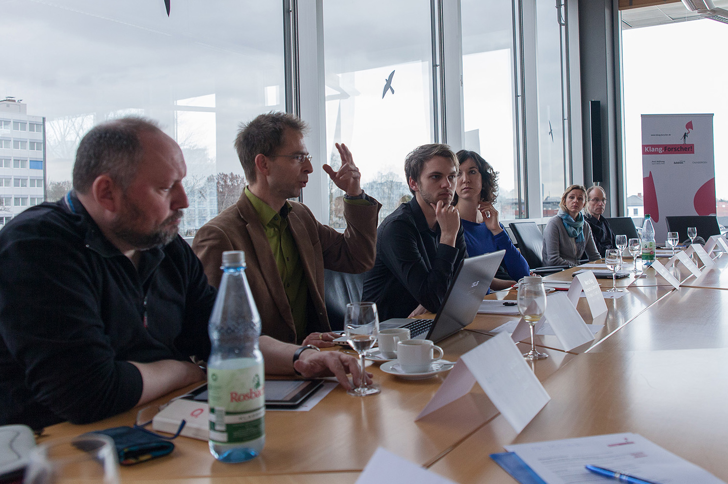 Angeregte Diskussionen bei der Auftaktveranstaltung von Klang.Forscher! in Frankfurt/Main